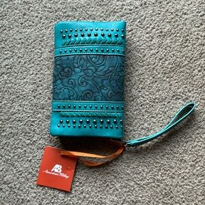 American Bling Crossbody wallet